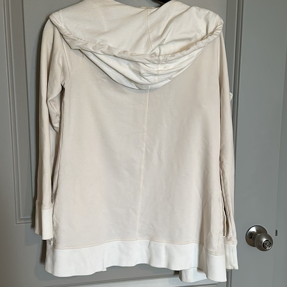 Brooklyn industries button up cream hoodie, size medium - Picture 4 of 4